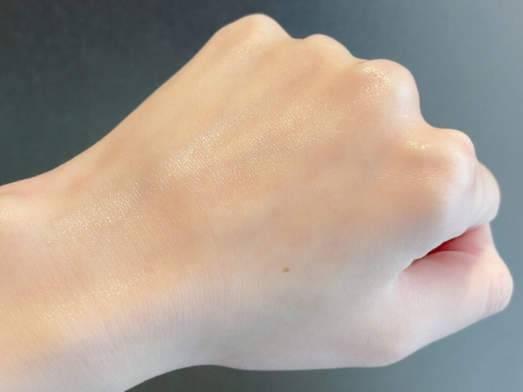 Smooth finish of MUJI Body Milk on back of hand