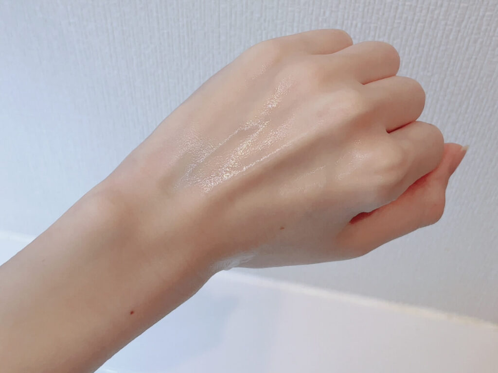 無印良品 敏感肌用化粧水 しっとりを手の甲に出した使用感